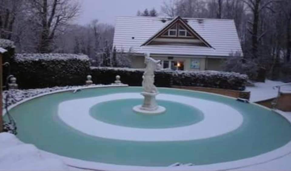 Les Jardins Du Castel Gites Annick Et Jean Paul Saint-Georges-d'Esperanche ภายนอก รูปภาพ